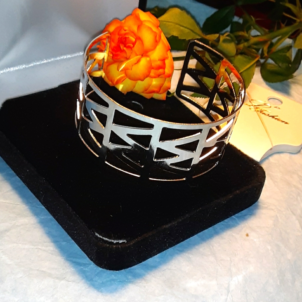 💗NWT Silver Cuff Bracelet 3 for $30💗